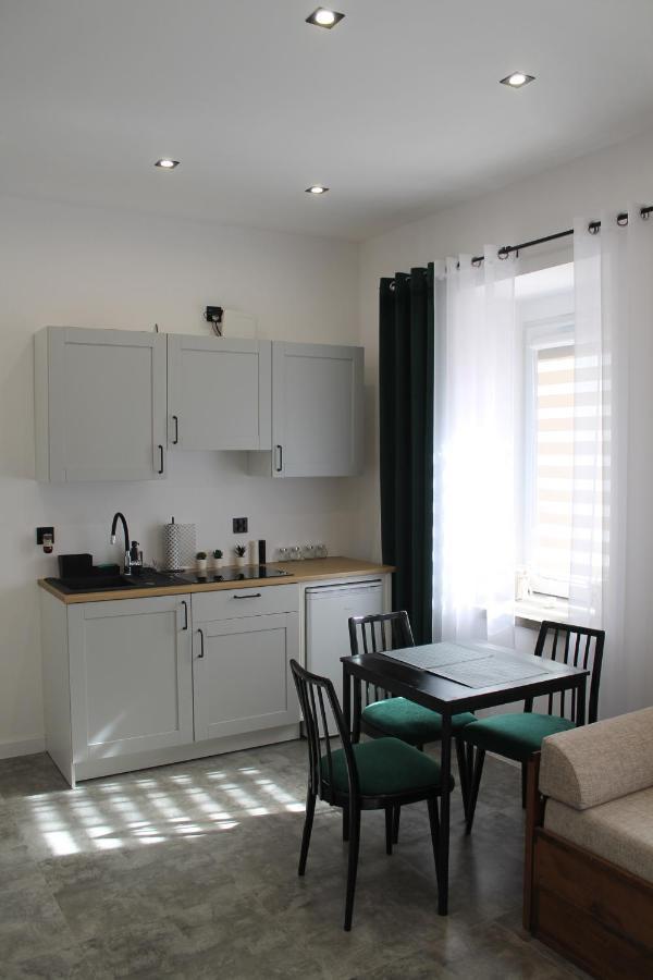 Apartament Z Historia Jelenia Gora Exterior photo